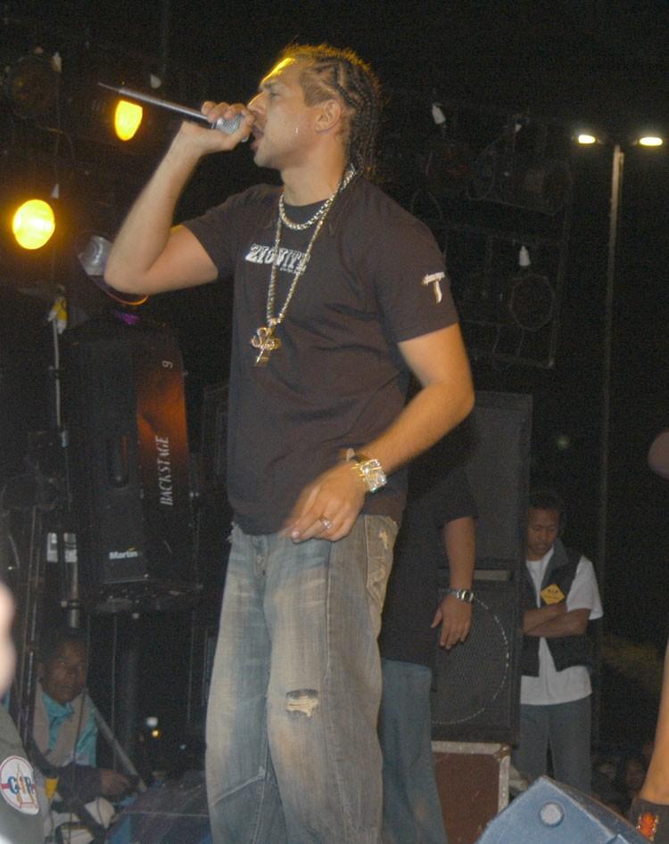 sean paul we be burnin gif sean paul we be burnin gif